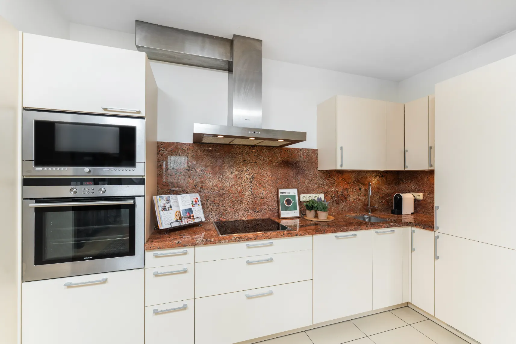 K PRONÁJMU – Prostorné 3+kk, 103 m2, s&nbsp;velkou terasou, dvěma lodžiemi a&nbsp;2 garážovými stáními, Praha 4