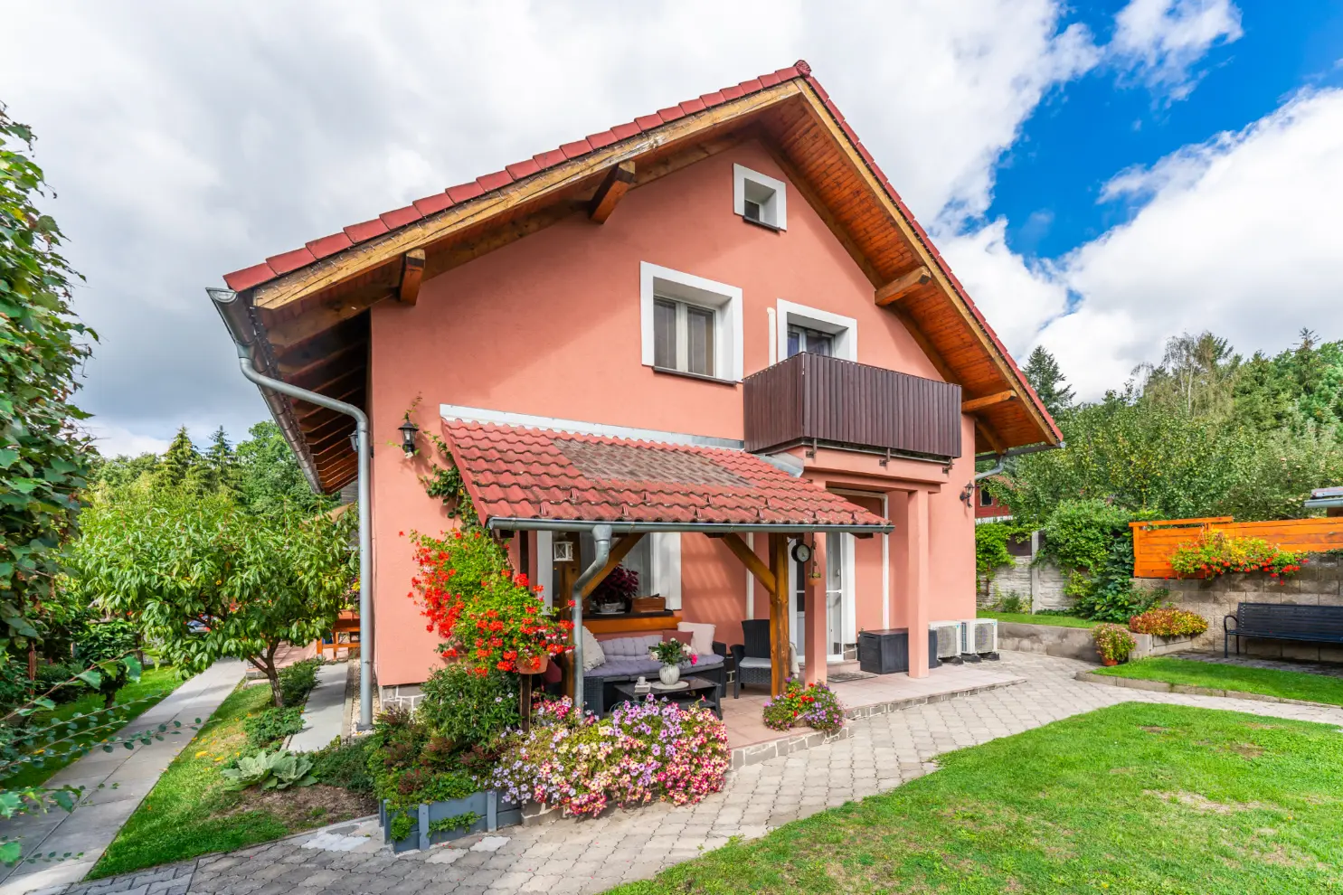 PŘIPRAVUJI K&nbsp;PRODEJI – Rodinný dům se dvěma byty, 180 m2, Mukařov